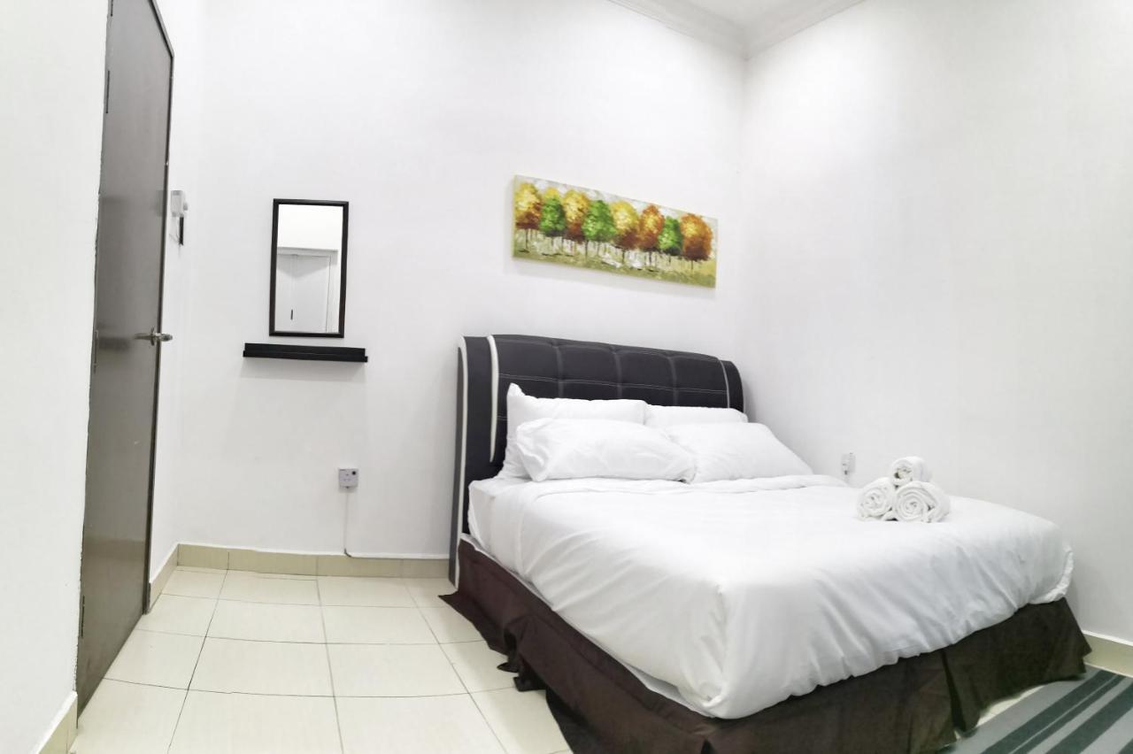 Teratak Persona Homestay. 4 Rooms Double Storey Terrace In Kuantan City. Exteriér fotografie