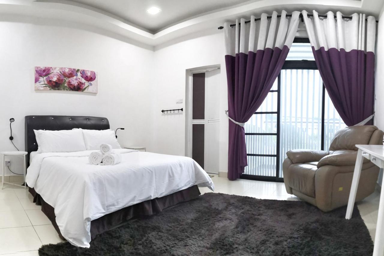 Teratak Persona Homestay. 4 Rooms Double Storey Terrace In Kuantan City. Exteriér fotografie