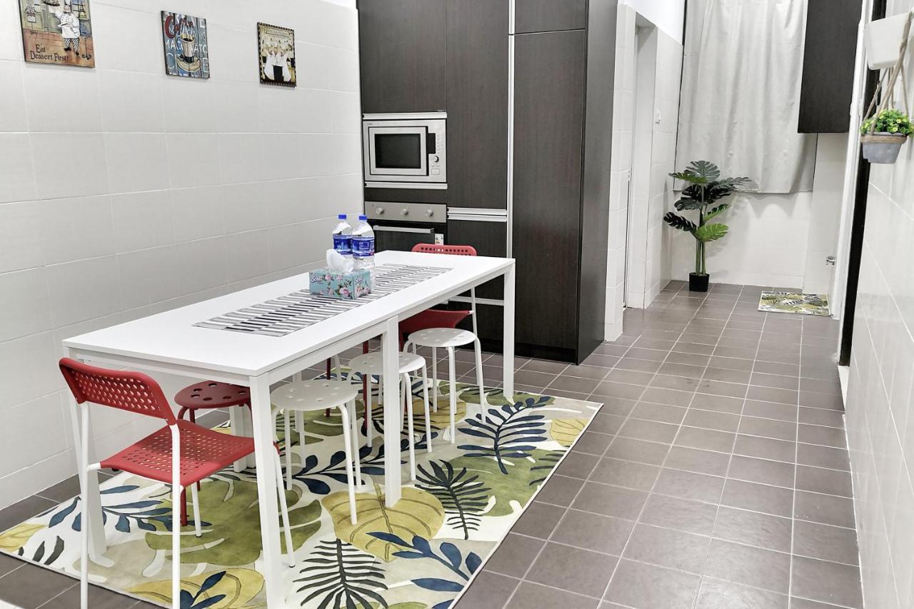Teratak Persona Homestay. 4 Rooms Double Storey Terrace In Kuantan City. Exteriér fotografie