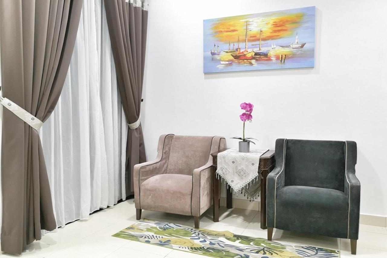Teratak Persona Homestay. 4 Rooms Double Storey Terrace In Kuantan City. Exteriér fotografie