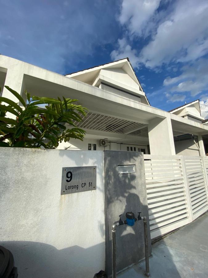 Teratak Persona Homestay. 4 Rooms Double Storey Terrace In Kuantan City. Exteriér fotografie